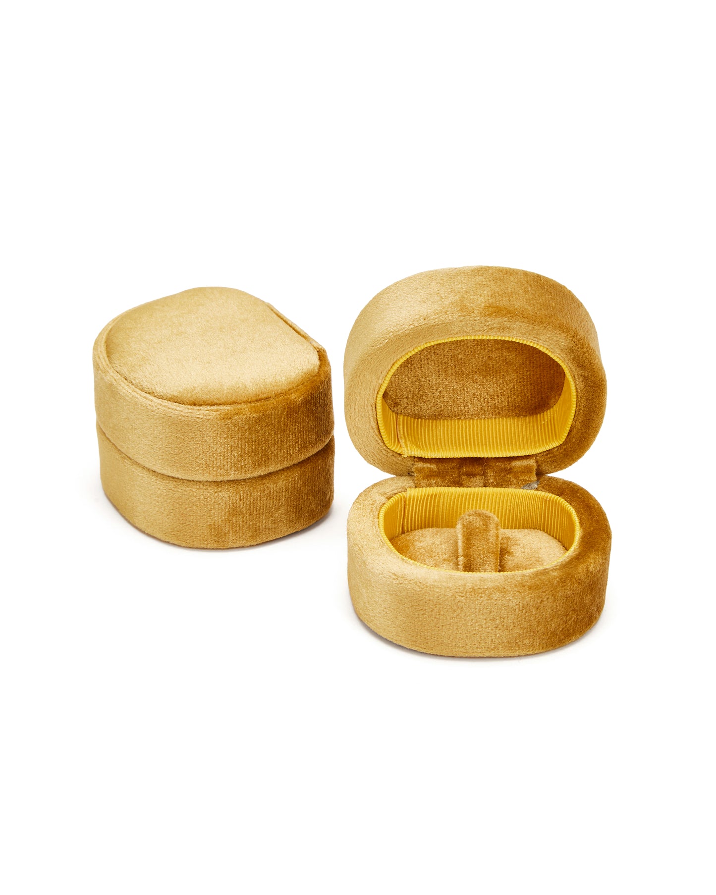 Jewelry case D-SHAPED with ring clip and hinged lid, 25 pieces